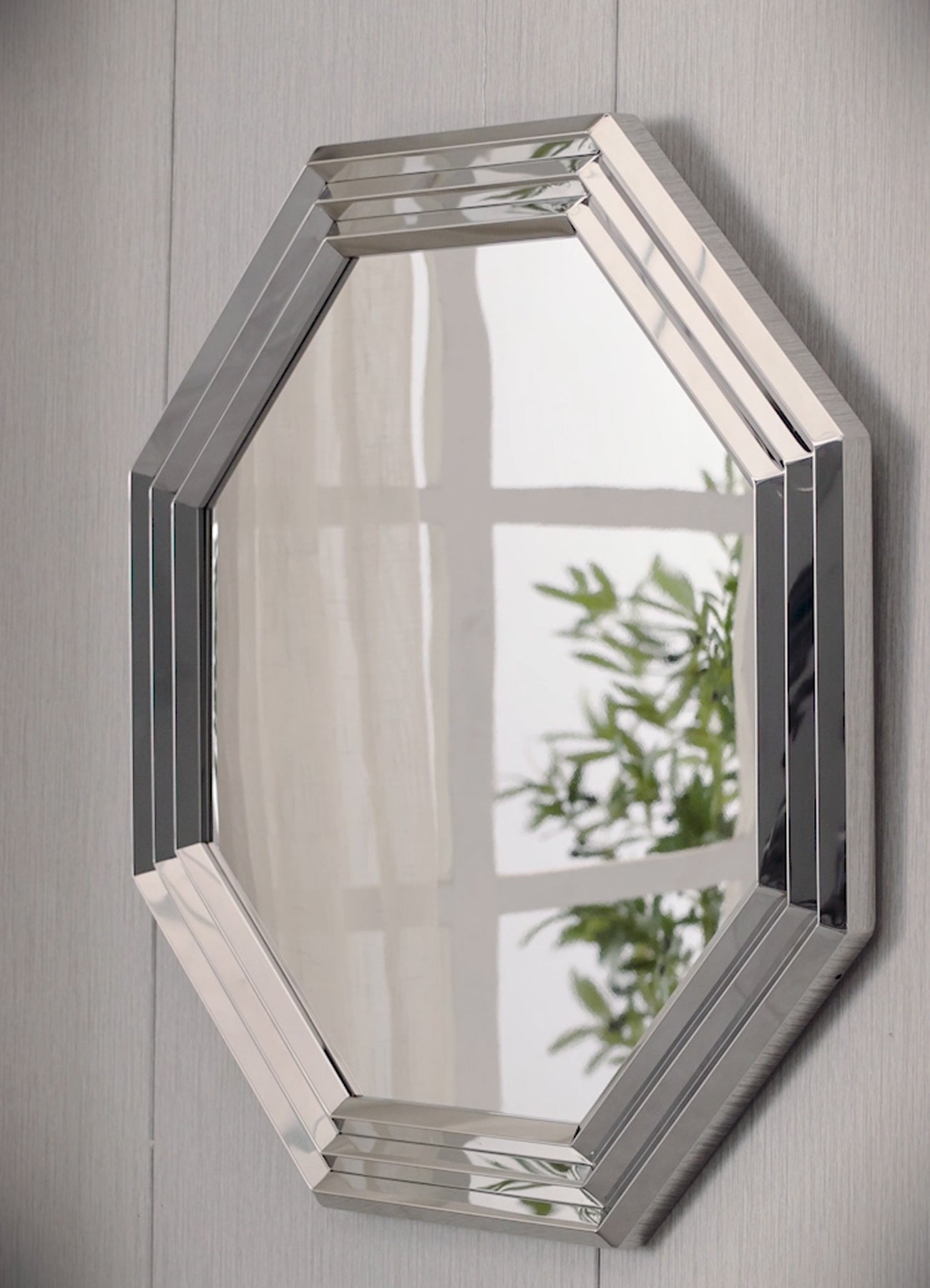 Silver  24" Octagon Geometric Mirror Wall | W100