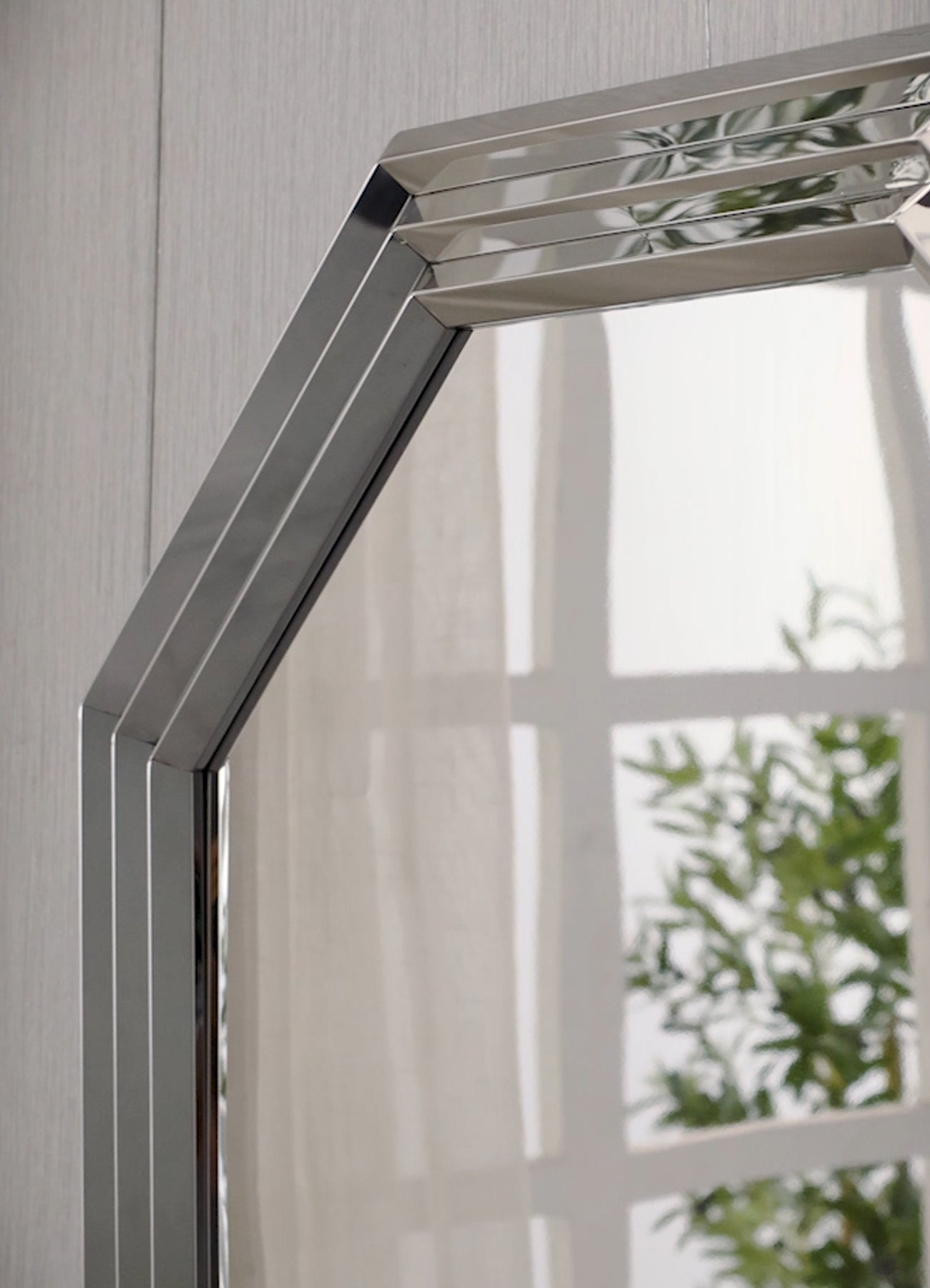 Silver  24" Octagon Geometric Mirror Wall | W100